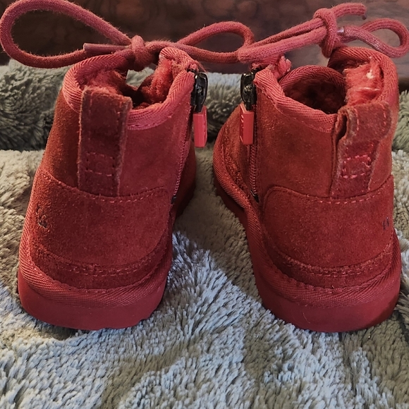 Children's red suede Ugg boots SZ 9 toddler - Picture 5 of 7